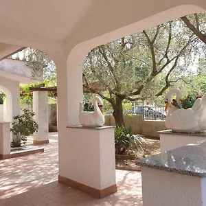 2 Swans Apartment